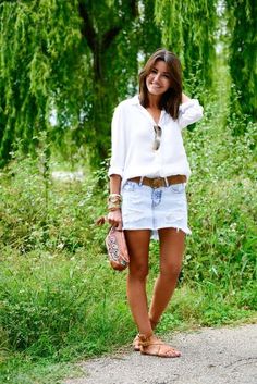 14 Simple Summer Outfits with White Shirts » Lady Decluttered Denim Skirt Outfits, Denim Outfits, Skirt Summer, Embellished Denim, Spring Skirts, Street Style Chic, Skirt Outfit