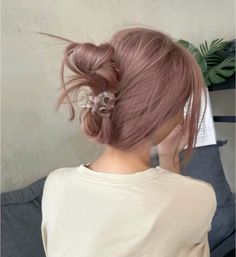 Beige Hair Color, Rose Pink Hair, Light Pink Hair, Beige Hair, Korean Hair Color, Peekaboo Hair, Peach Hair