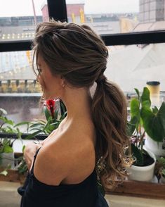 Messy Ponytail Hairstyles, Hairstyles Theme, Long Hair Ponytail, Hair Color Chocolate, Fall Hair Color Trends, Chocolate Hair, Hairstyle Tutorials, Balayage Blonde, Wedding 2024