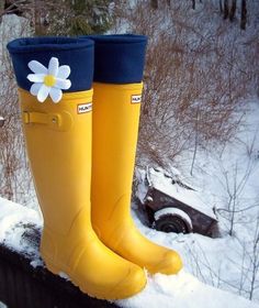 rainboots Karina Art, Yellow Stuff, Shoe Business, Boot Cuff, Tall Socks, Fleece Boots, Fleece Socks