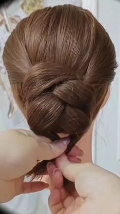 #hairstylevideo #hairstyletutorial #hair #hairstyles #hairstyleideas #hairstyle Easy Bun Hairstyles For Long Hair, Sanggul Modern, Hair Style Vedio, Fesyen Rambut, Easy Bun Hairstyles, Beautiful Braided Hair, Hair Bun Tutorial, Hair Upstyles