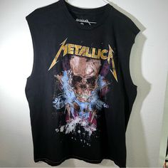 Nwt Unisex Metallica Graphic T-Shirt. Medium / 19.5 Width. Faded Look And High Quality Graphic. Black Metallica Shirts, Gorillaz Shirt, Fun Christmas Shirts, Metallica Black, Metallica Shirt, Nascar Shirts, Batman Shirt, 80s Mens, Football Tees