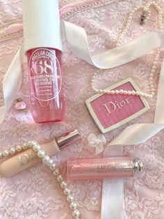 Dior Lip Glow, Mode Rose, Soft Pink Theme, Pink Lifestyle, Pink Life, Pastel Pink Aesthetic