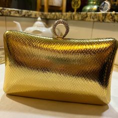 Insignia’s Brand New Pakistani Branded Luxury Bridal Clutch With Beautiful Crystal Shiny Ring! Gold Jewelry With Gold-tone Hardware For Party, Gold Clutch For Formal Occasions, Shiny Rings, Bridal Clutch, Bags Luxury, Luxury Bridal, Ring Color, Crystal Ring, Crystal Rings