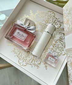 Miss Dior Perfume Aesthetic, Dior Perfume Collection, Dior Perfume Set, Dior Perfume Aesthetic, Miss Dior Aesthetic, Dior Gift Set, Miss Dior Perfume, Christian Dior Perfume, Blooming Bouquet