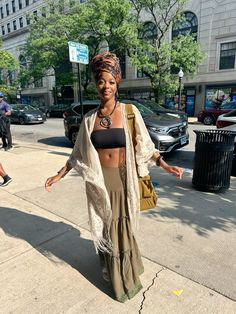 earthy fit inspo, head wrap style, earthy black girl, boho, statement jewelry, fashion, earthy style, fit inspo, erykah badu, boho style, ootd, pretty Earthy Girls Aesthetics, Earthy Rnb Aesthetic, Street Boho Style, Western Boho Aesthetic, Erykah Badu Head Wrap, Boho Fashion Black Women, Earthy Outfits Aesthetic Black Woman, Boho Chic Black Women, Earthy Boho Aesthetic