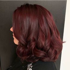 Mulled Wine Hair Color, Hair Color For Winter, Jahodová Blond, Red Wine Hair Color, Mulled Wine Hair, Red Wine Hair, Wine Red Hair Color, Wine Hair Color, Hair Color Mahogany