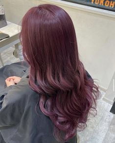 Dark Pink Brown Hair, Pink On Dark Hair, Dark Pink Hair Color, Red Hair With Purple, Japan Hair Color, Pinkish Red Hair, Bleach Hair Color