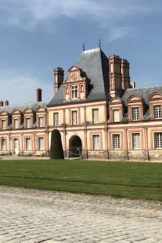 a large building with many windows on top of it