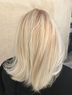 Creamy Blonde Straight Hair, Statement Blonde Hair, Blonde Hair Inspiration Short, Blonde Balayage Short, Hair Color Correction, Baby Blonde Hair, Hairstyles For Summer, Baby Blonde, Color Correction Hair