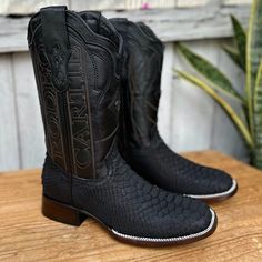 RC-Python Negro - Botas Vaqueras Exoticas para Hombre - Botas Vaqueras de Piton Mens Black Cowboy Boots, Black Cowboy Boots Men, Cowboy Fits, Country Boy Outfits, Cowboy Boot Style, Cowboy Boots For Men, Western Boots For Men, Black Cowboy Boots, Python Skin