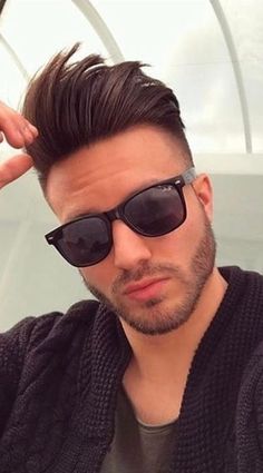 Pompadour Hairstyle, Bouncy Hair, Trendy Mens Haircuts, Mens Hair Trends, Cool Hairstyles For Men, Men Haircut Styles, Men's Haircut, Corte De Cabelo Masculino, Trendy Haircuts