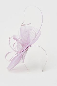 Offering a bold take on race-day style or adding a flair to wedding guest dressing, fascinators are our favourite accessory. Beautifully complementing our formal outfitting, this hat is an instant sartorial statement. Crafted from pleated crinkle mesh fabric, this fascinator takes on bold hues perfectly. Fixes with a headband and delivered in a box. Occasion Dresses Wedding Guest, Occasion Hats, Work Wear Outfits, Skincare Gift Set, Oasis Fashion, Blouse Jeans, Pierced Jewelry, Floral Outfit, Skin Care Gifts