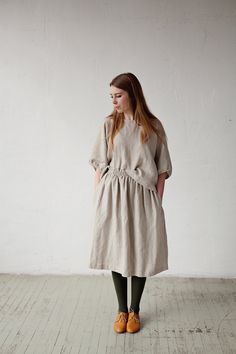 Below the knee skirt is made from 100% soft and washed linen. This Petticoat is perfect for wearing under dress or other skirt or can be worn alone. Match it with our tunics! Details: - Composition: 100% Oeko-Tex certified linen - Colour: natural - Elastic waist - Pockets - Size: One size/fits all - Medium weight linen - Linen care: machine wash gentle; tumble dry low, ironing optional - The price is for one skirt, other pictured items are not included Casual Linen Skirted Bottoms, Linen Dresses With Relaxed Skirt For Spring, Spring Linen Skirted Bottoms, Relaxed Linen Mini Skirt, Linen Skirt With Relaxed Fit And Lining, Beige Linen Gathered Skirt, Relaxed Fit Linen Mini Skirt, Flowy Linen Mini Skirt, Beige Linen Skirt With Elastic Waistband