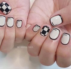 Simple Nails Dark, Nail Art Kuku Pendek, Nails Dark Red, Make Nail Art, Cat Nail Designs, Daisy Acrylic Nails, Multicolored Nails, Nails Dark, Chic Nail Art