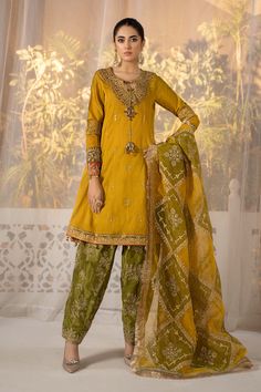 Maria B Salwar Kameez and Dupatta Pakistani Party Dress is a traditional masterpiece adorned with Tilla, Sequins, Embroidery, and Pearls. Fast shipping. Velvet Designer Suits, Indian Suit, Saree Bollywood, Organza Sleeves, Maria B, Silk Bottoms, Pakistani Fancy Dresses, Casual Party Dresses, Patiala Salwar