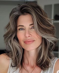 Camouflage Grey Hair, Gray Highlights Brown Hair, Brunettes Balayage, Gray Highlights, Grey Blending, Warm Highlights, Grey Highlights, Hair Gray, Colour Ideas