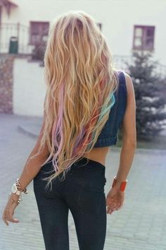 Colored Streaks, Hair Chalk, Blonde Hair With Highlights, Penteado Cabelo Curto, Long Blonde, Rainbow Hair