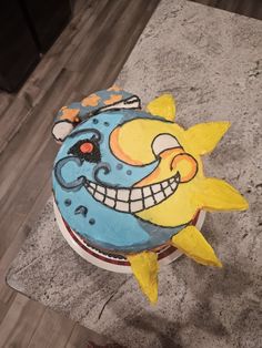 there is a cake that has been decorated to look like an alien