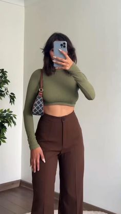 Orientation Day Outfit, Outfit Con Pantalon Cafe, Orientation Outfit, Winter Mode Outfits, Casual College Outfits, Casual Day Outfits, Elegante Casual, Classy Work Outfits, Stylish Work Outfits