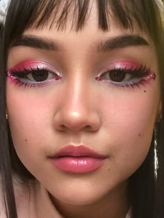 Blackberry Makeup, Magenta Eye Makeup, Hot Pink Eye Makeup, Pink And Red Makeup, Gem Makeup Looks, Hot Pink Makeup, Fun Makeup Looks, Gem Makeup, Eyes Chico They Never Lie