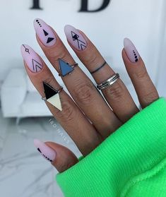 Nail Art Triangle, Triangle Nail Art, Triangle Nails, Evil Eye Nails, Negative Space Nails, Eye Nail Art, Finger Art, Special Nails, Tie Dye Nails