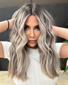 Ash Blonde Smudge Root, Blonde Hair Color Ideas For Latinas, Short Grey Blonde Hair, Pearl Blonde Balayage Dark Roots, Dark Roots Grey Hair Balayage, Icy Ash Blonde Hair Dark Roots, Winter Hair 2024, Ice Blonde Hair With Dark Roots, Blonde With Shadow Roots And Lowlights