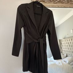 Mini Size 4 Small Never Worn! Black Mini Dress With Tie Waist For Party, Chic Black Mini Dress With Tie Waist, Elegant Black Mini Dress With Tie Waist, Black Semi-formal Blazer Dress With Double Button Closure, Black Double-breasted Blazer Dress With Buttons, Blazer Dress, Colorful Dresses, Size 4, Mini Dress