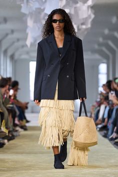 The 11 Spring 2025 Trends to Know From New York Fashion Week - Fashionista 2025 Trends, Fashion Trend Forecast, New York Outfits, Trendy Spring Outfits, Trendy Outfit Ideas, Fashion Forecasting, Fall Outfit Ideas, Trendy Fall Outfits, Runway Trends