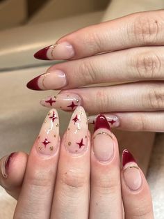 Cherry Wine Nails Acrylic, Cool Red Nails Design, Almond Nails Designs Kpop, Red And Gold Star Nails, Cherry Wine Nails Design, Dramatic Red Nails, Red Nail Inspo Acrylic Almond, Almond Nails Designs Winter Holidays, Nails Christmas Designs Simple