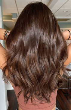 Wavy Brown Hair, Rich Brown Hair, Rambut Brunette, Hair Color Chocolate, Chestnut Hair Color