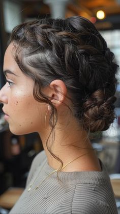 Black Hair Elegance: 25 Chic Dutch Braid Looks to Try French Braid Buns, French Braid Updo, Short Braids, Hairstyles For Short Hair, Braids For Short Hair