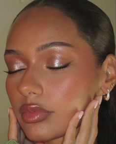 Maquillaje Glowy, Formal Makeup, Dope Makeup, Glowy Makeup, Makeup Pictures