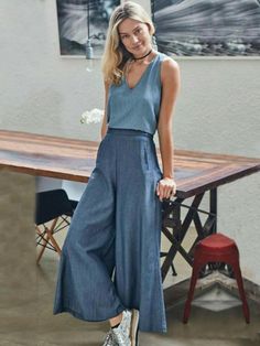 Wide Leg Casual Pants, Wide Legged Pants, Skandinavian Fashion, Casual Wide Leg Pants, Anime Aesthetic, Fashion Mode, Looks Style, Mode Inspiration, Latest Fashion For Women