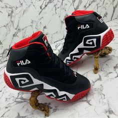 Brand New In A Box White Filas, Elegant Sneakers, Finger Shoes, Orange Sneakers, Navy Sneakers, Fila Shoes, High Fashion Outfits, Mens Athletic Shoes, Big Girl Fashion