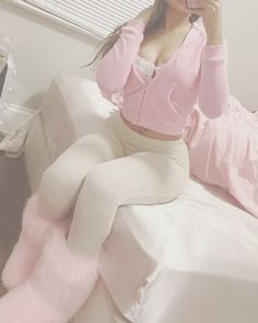 #lanadelrey #coquette #aesthetic #fashion #pink Pink Dolly Outfits, Pink Outfit Inspo Black Women, Light Pink Aesthetic Outfits, Pink Shein Outfits, Soft Girly Outfits, Coquette Soft Style, Pink Girly Things Princesses, Pink Kawaii Outfits, Pink Winter Outfits