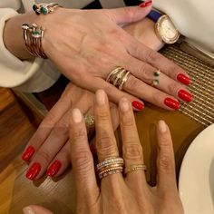 Classy Red Nails, Rings Cartier, Rings Stacked, Jewelry Stacking, Ring Stacks, Instagram Jewelry, Fancy Jewellery Designs, Nail Jewelry