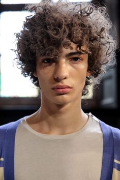 Piero Mendez - Page 3 - the Fashion Spot Piero Mendez, Perm Hair Men, Photo Mannequin, Curly Hair Overnight, Curly Hair Problems, Curl Styles