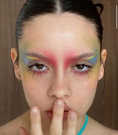 Pink Alien Makeup, Funky Eyeshadow, Funky Makeup Looks, Conceptual Makeup, Plant Makeup, Rainbow Eye Makeup, Alien Makeup, Artsy Makeup