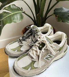 Aesthetic Sneaker Outfits, Vintage Sneakers Aesthetic, 2023 Sneakers, New Balance 991, Dad Shoe, Dad Shoes, Double Denim