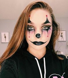 Maddie Ziegler Halloween Costume, Mckenzie Ziegler, Bunny Halloween Makeup, Ziegler Sisters, Makeup Clown, Halloween Makeup Clown, Holloween Makeup, Famous Dancers, Creepy Halloween Makeup