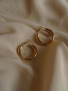 Hoop Earrings Aesthetic, Rings Aesthetic, Dream Jewelry, Aesthetic Vintage