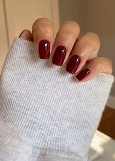 Moody Red Nails, Real Nails Painted Gel, Short Oval Burgundy Nails, Light Maroon Nails, Plum Gel Nails, Short Maroon Nails, Structure Gel Manicure, Acrylic Nails For Fall, Fall Burgundy Nails