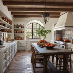 Spanish Modern Kitchen, Modern Mediterranean Kitchen Design, Modern Mediterranean Kitchen, Modern Kitchen Inspiration, Mediterranean Kitchens, Tuscany Kitchen, Island Kitchens, Mediterranean Kitchen Design, Spanish Style Kitchen