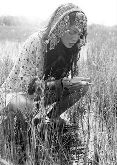 Hippie Pictures, Boho Chique, Dream Symbols, Hippy Chic, Estilo Hippie, Paris Mode, Foto Tips, Santa Lucia, Wild Woman