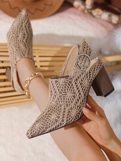 Trendy Block Heels, Crochet Idea, Chunky High Heels, Brown Heels, Heel Shoes, Chunky Heels, Fashion Online Shop, Step Up