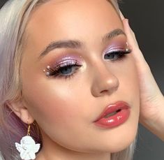 Makeup With Rhinestones, Beauty Dish, Rhinestone Makeup, Valentines Makeup, Elegant Beauty, Purple Eyeshadow, Beauty Makeup Tips, Pink Makeup