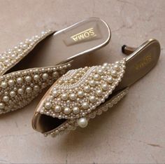 #weddingshoes #pearlshoes #gorgeousshoes #womensshoes #fashionwear #style #heels #pinterest #follow Fancy Sandals, Indian Shoes, Shoe Makeover, Pretty Sandals, Fashion Shoes Heels, American Western, Embellished Shoes, Bridal Sandals