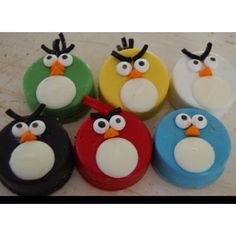 the angry birds are made out of cupcakes