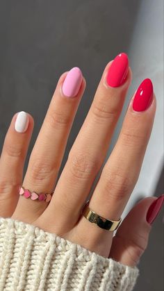 Discover 30 Short Classy Nails You Need to Try to Be THAT Girl! Get inspired by nagel inspo for every occasion, from chic short acrylic nails designs to festive Christmas gel nails. Embrace colourful nails and colorful nails for a pop of fun, or keep it elegant with short French styles and classy nails. Explore the timeless beauty of milky nails and summery nails, perfect for any season. Whether you’re looking for sophisticated work nails or trendy designs, these ideas have you covered! Trending Short Nails 2024, 2024 Nail Trends Winter Short, Cristmass Nails 2024 Short, Short Nail 2024 Trends, Short Nail Spring 2024, Candy Cane Nails